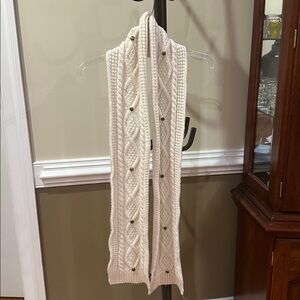 American Eagle Outfitters Ivory Knit Scarf